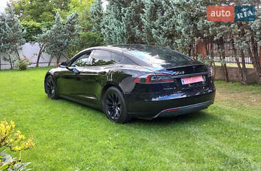 Лифтбек Tesla Model S 2015 в 