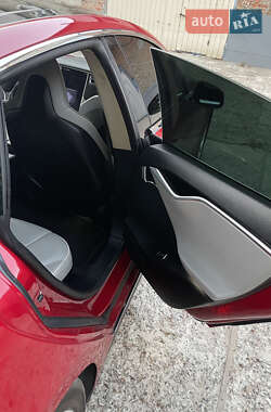 Лифтбек Tesla Model S 2013 в 