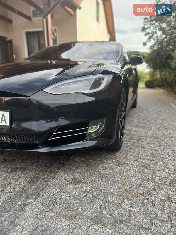 Ліфтбек Tesla Model S 2016 в Малехові
