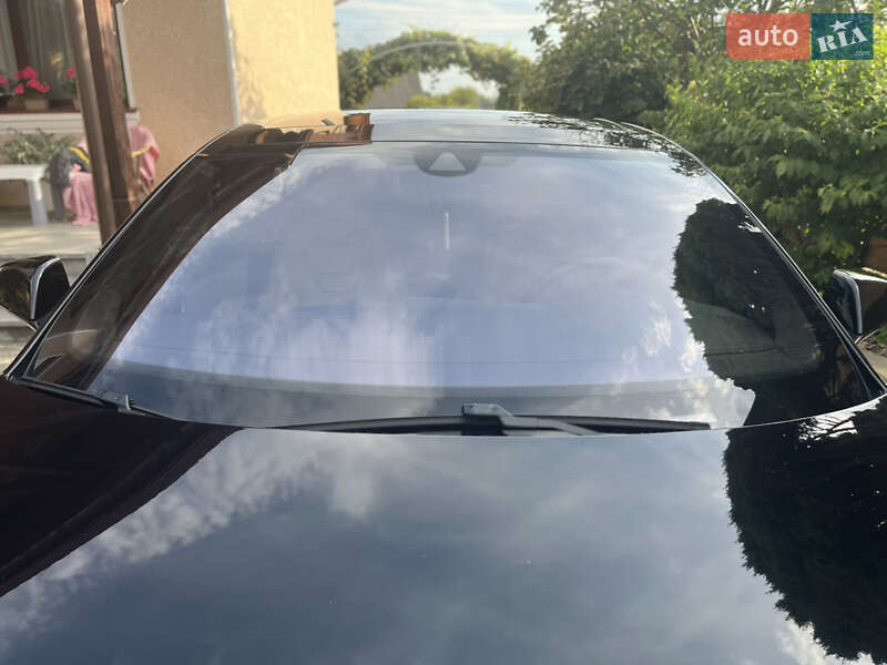 Ліфтбек Tesla Model S 2016 в Малехові