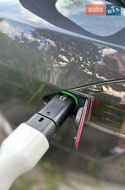 Лифтбек Tesla Model S 2015 в 