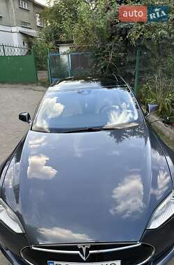 Лифтбек Tesla Model S 2015 в 