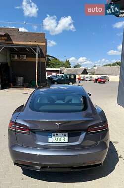 Лифтбек Tesla Model S 2023 в Овруче