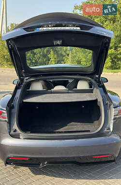 Лифтбек Tesla Model S 2024 в 