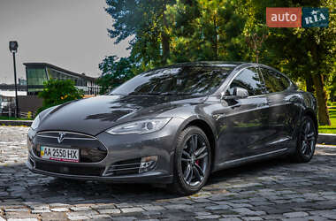 Лифтбек Tesla Model S 2014 в 