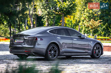 Лифтбек Tesla Model S 2014 в 