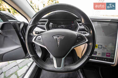 Лифтбек Tesla Model S 2014 в 