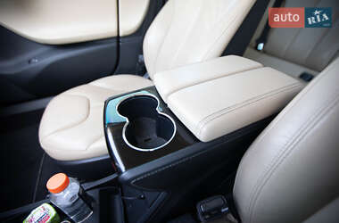 Лифтбек Tesla Model S 2014 в 