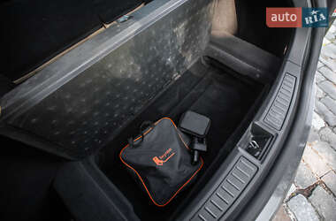 Лифтбек Tesla Model S 2014 в 