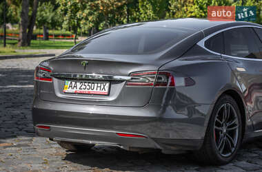 Лифтбек Tesla Model S 2014 в 