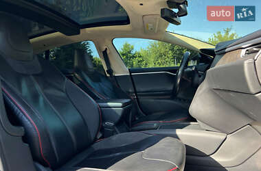 Лифтбек Tesla Model S 2013 в 
