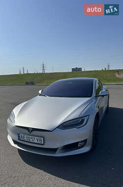 Ліфтбек Tesla Model S 2018 в Дніпрі