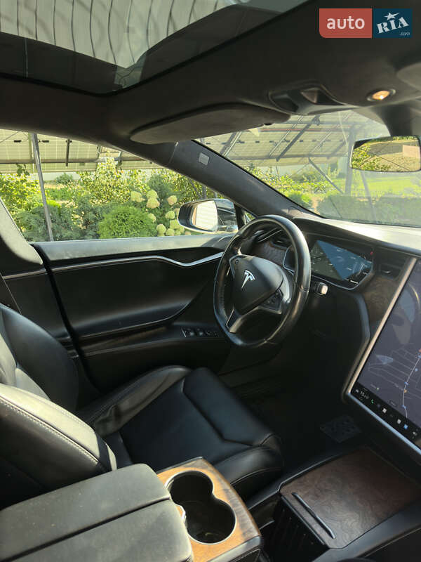 Лифтбек Tesla Model S 2019 в Деражне