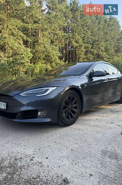 Ліфтбек Tesla Model S 2016 в Києві