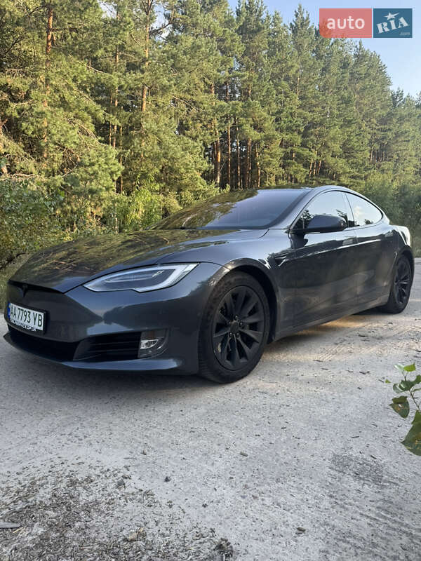 Tesla Model S 2016