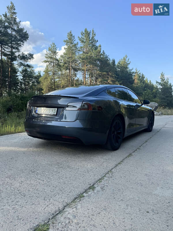 Ліфтбек Tesla Model S 2016 в Києві
