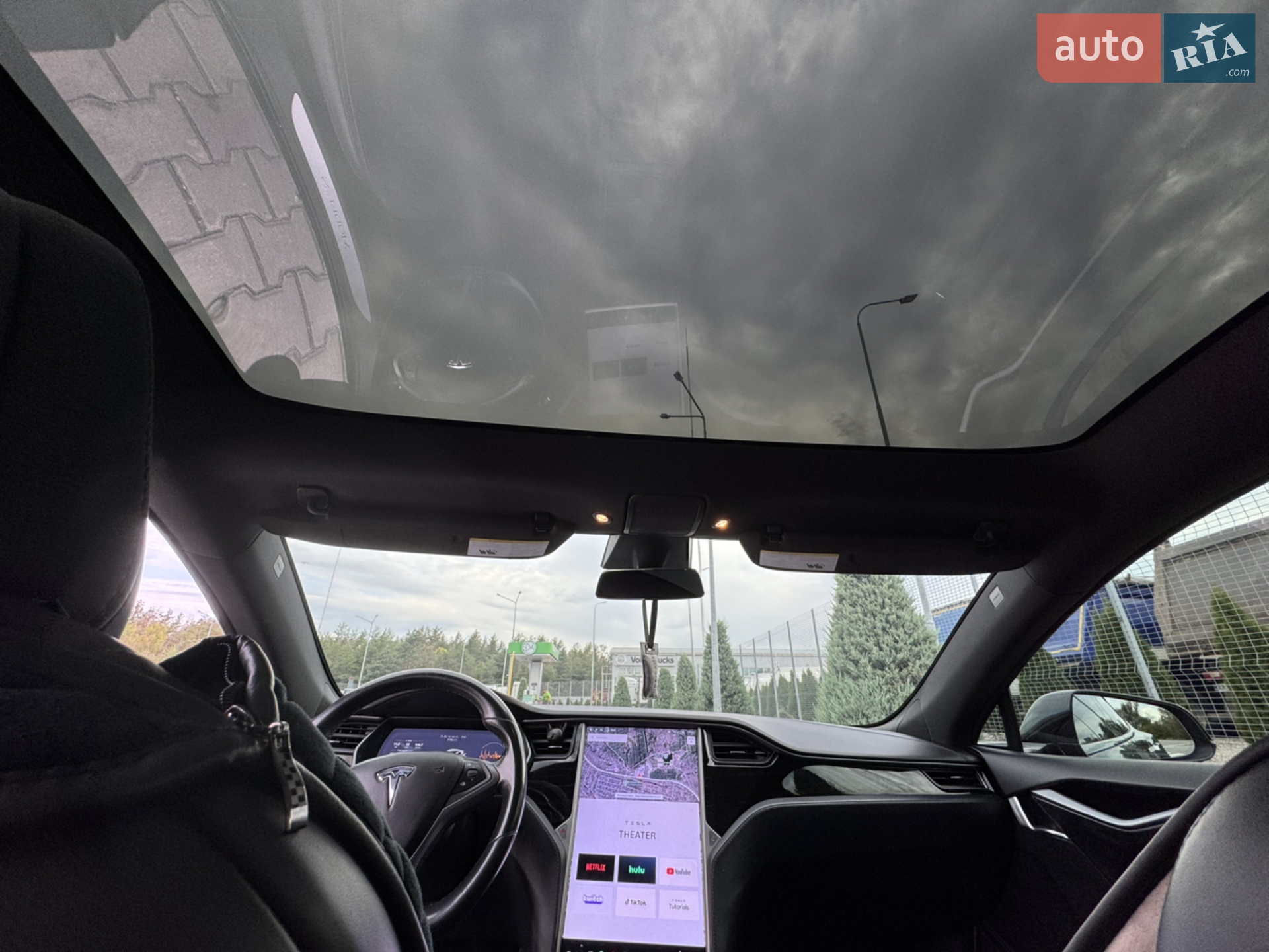 2019 Tesla Model S - мініатюра 8