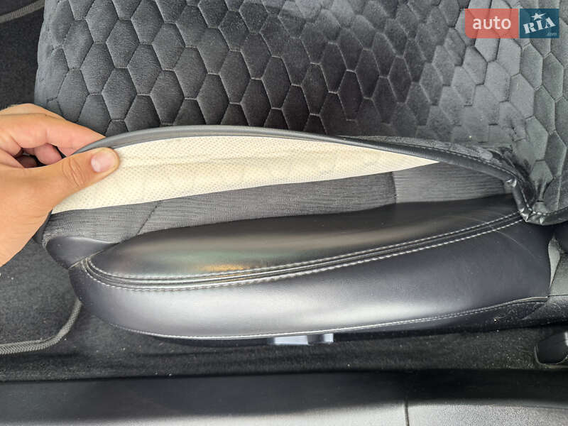 Лифтбек Tesla Model S 2019 в Днепре