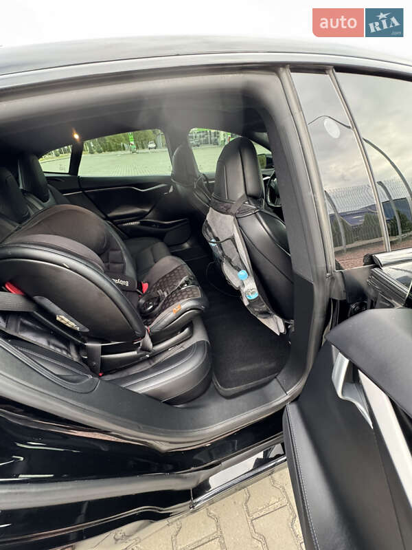 Лифтбек Tesla Model S 2019 в Днепре