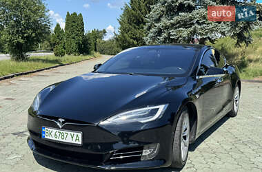 Лифтбек Tesla Model S 2016 в 