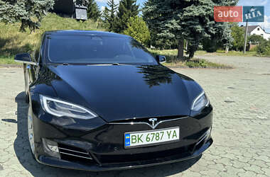 Лифтбек Tesla Model S 2016 в 