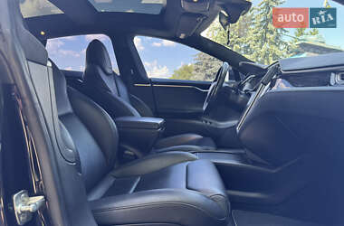 Лифтбек Tesla Model S 2016 в 