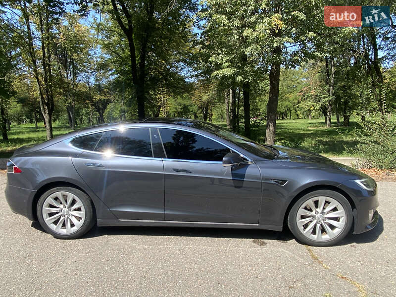 Лифтбек Tesla Model S 2017 в Кременчуге фото 7 Лифтбек Tesla Model S 2017 в Кременчуге