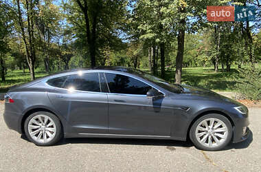 Лифтбек Tesla Model S 2017 в 