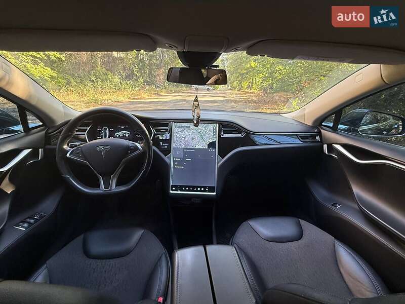 Лифтбек Tesla Model S 2014 в Запорожье