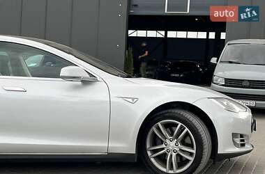Лифтбек Tesla Model S 2013 в 
