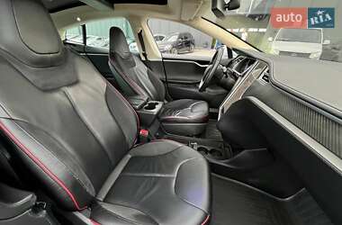 Лифтбек Tesla Model S 2013 в 