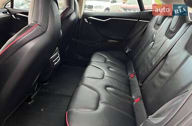 Лифтбек Tesla Model S 2013 в 