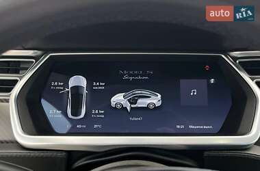 Лифтбек Tesla Model S 2013 в 