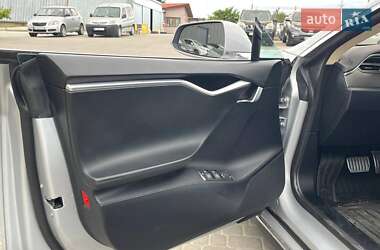 Лифтбек Tesla Model S 2013 в 