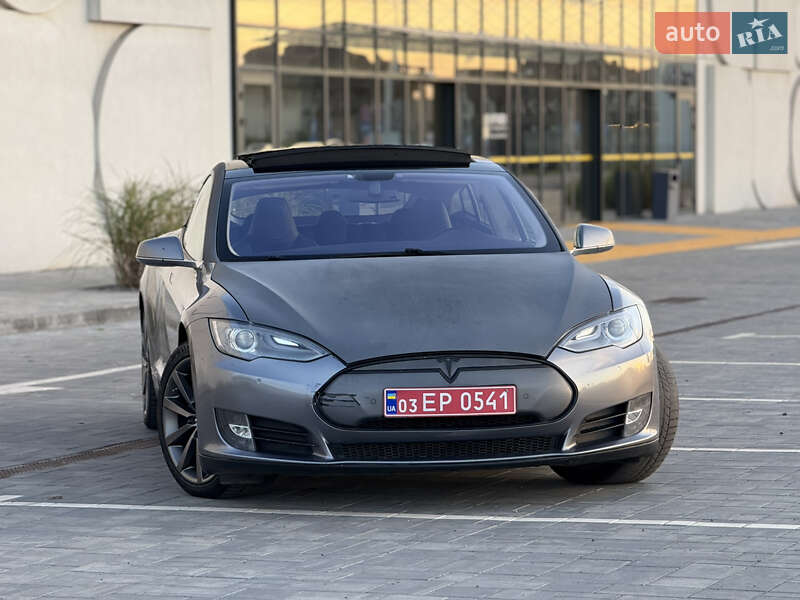 Лифтбек Tesla Model S 2013 в Луцке