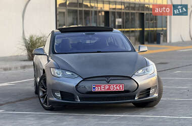 Лифтбек Tesla Model S 2013 в 