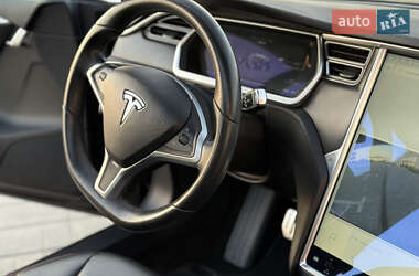 Лифтбек Tesla Model S 2013 в 