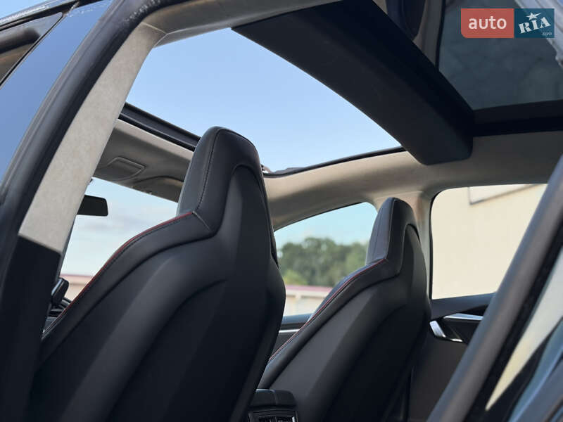 Лифтбек Tesla Model S 2013 в Луцке