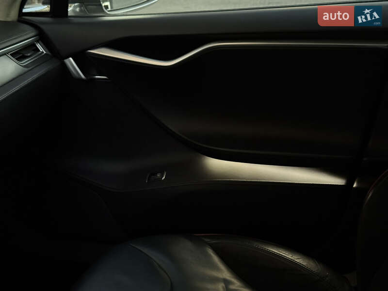 Лифтбек Tesla Model S 2013 в Луцке