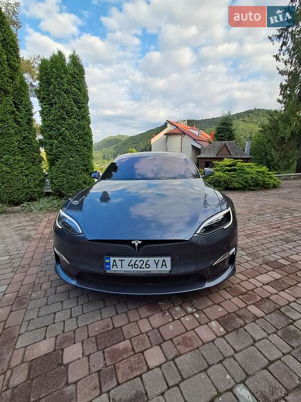 Лифтбек Tesla Model S 2021 в Коломые