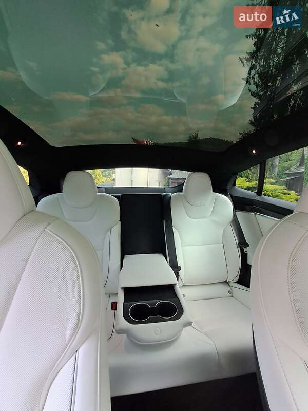 Лифтбек Tesla Model S 2021 в Коломые