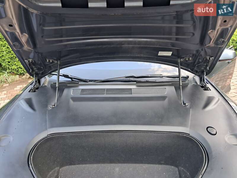 Лифтбек Tesla Model S 2021 в Коломые