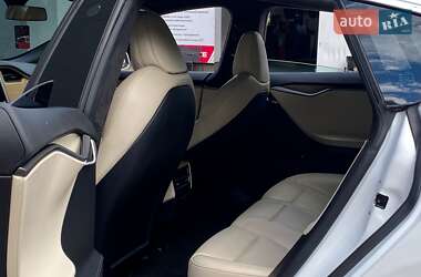 Лифтбек Tesla Model S 2020 в 
