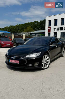 Лифтбек Tesla Model S 2014 в Виннице