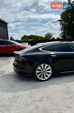 Лифтбек Tesla Model S 2014 в 