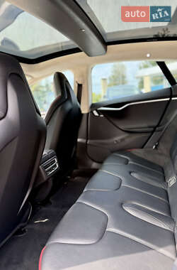 Лифтбек Tesla Model S 2014 в 