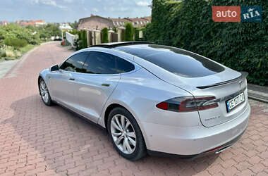 Лифтбек Tesla Model S 2015 в 
