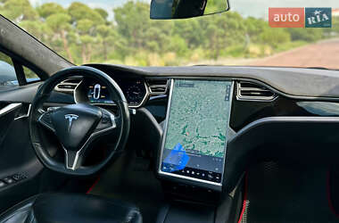 Лифтбек Tesla Model S 2015 в 