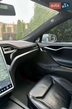 Лифтбек Tesla Model S 2015 в 