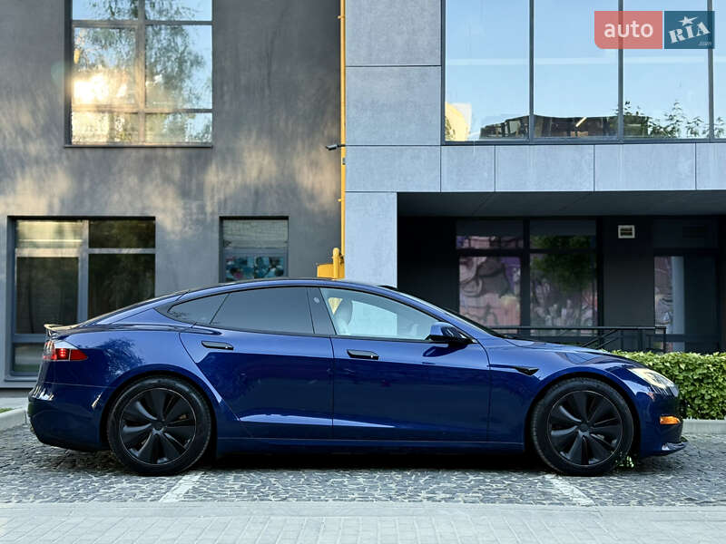 Лифтбек Tesla Model S 2021 в Львове